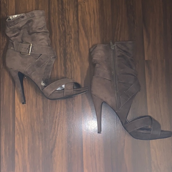 Chinese Laundry open toe heel/bootie - Picture 2 of 5